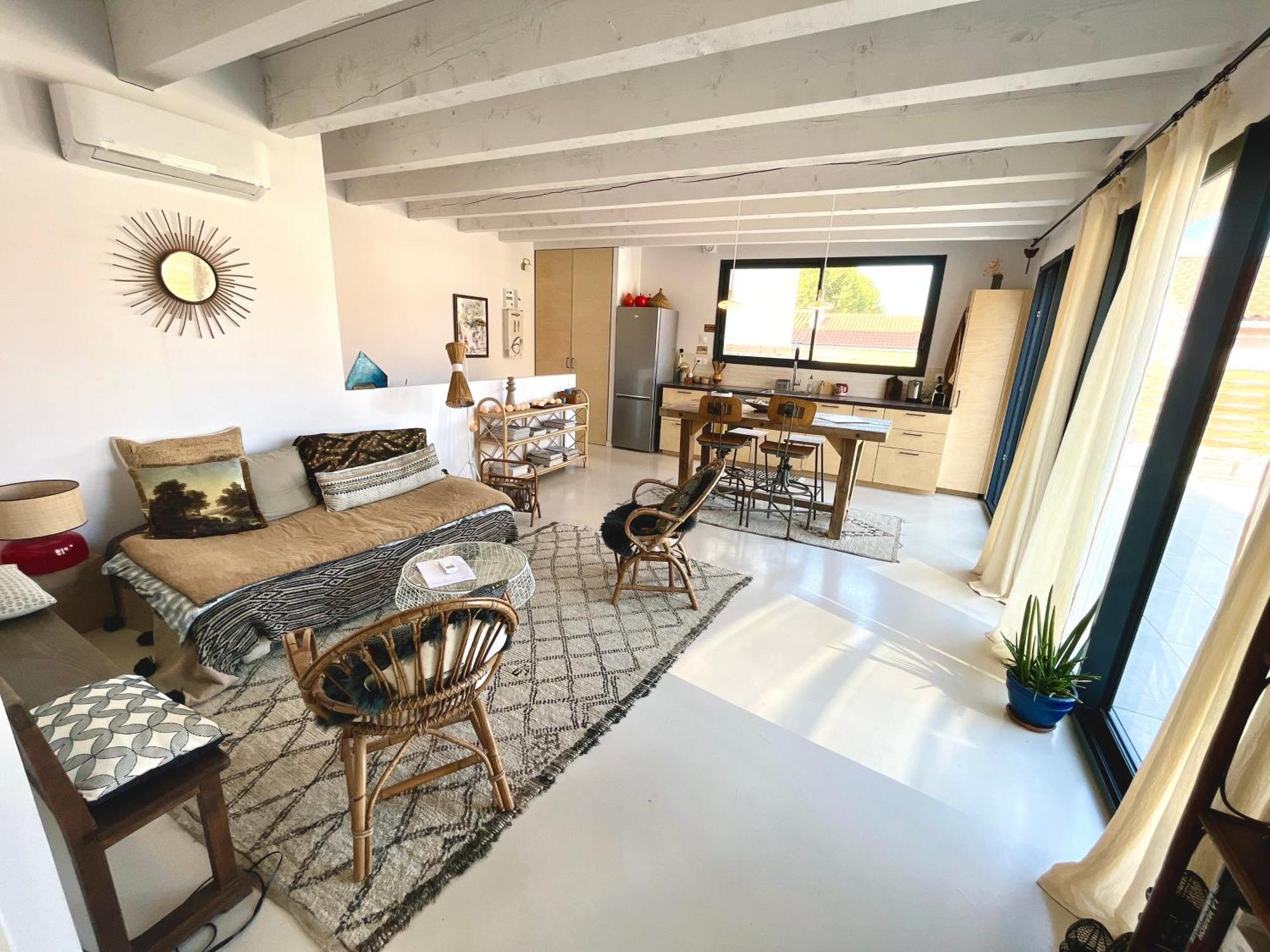 Nid Douillet Sur Roof Perpignan
